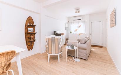 Sala d'estar de Apartament en venda en Sant Pol de Mar amb Aire condicionat