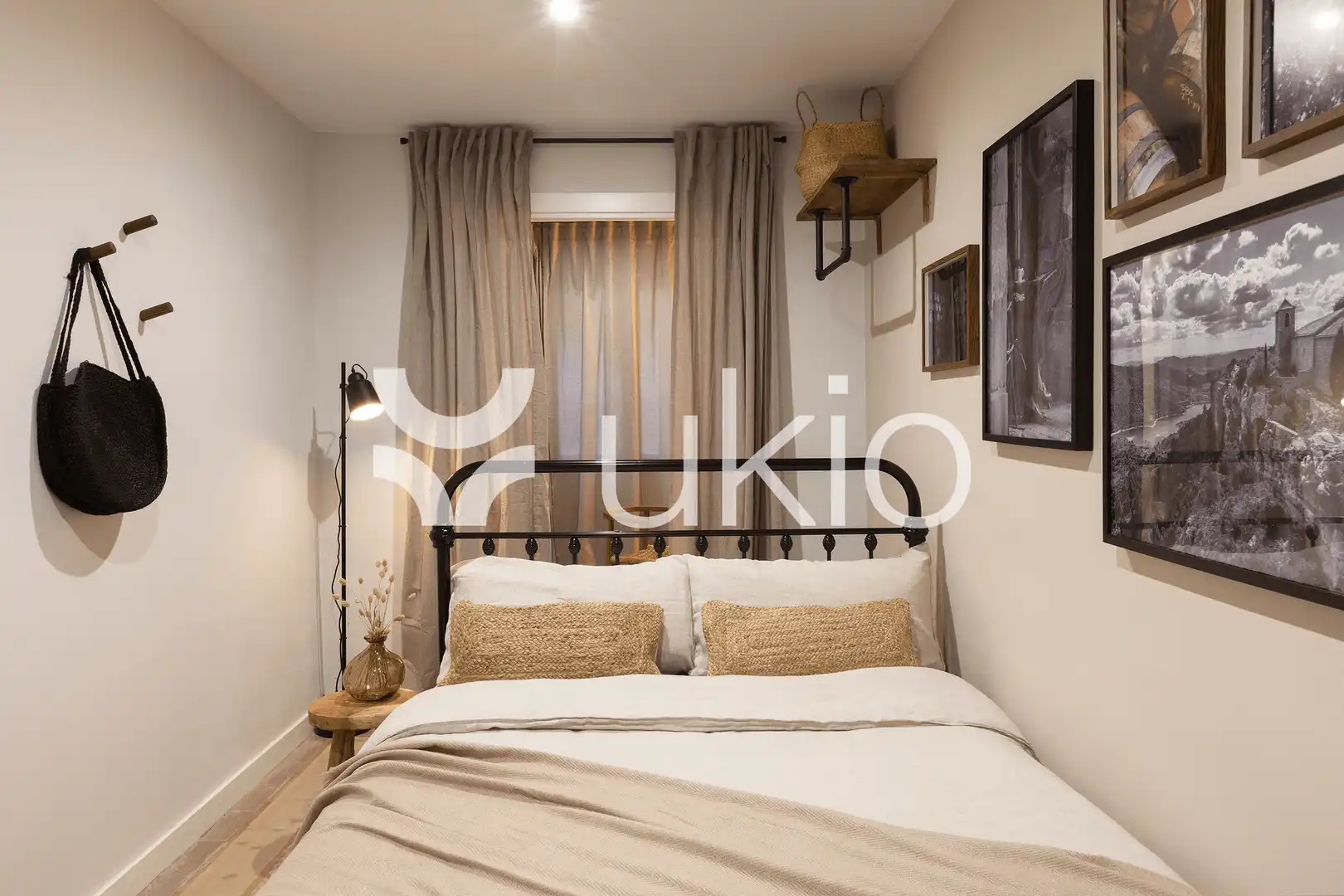 Bedroom of Apartments for rent in Barcelona  with Air Conditioner, Heating and Furnished