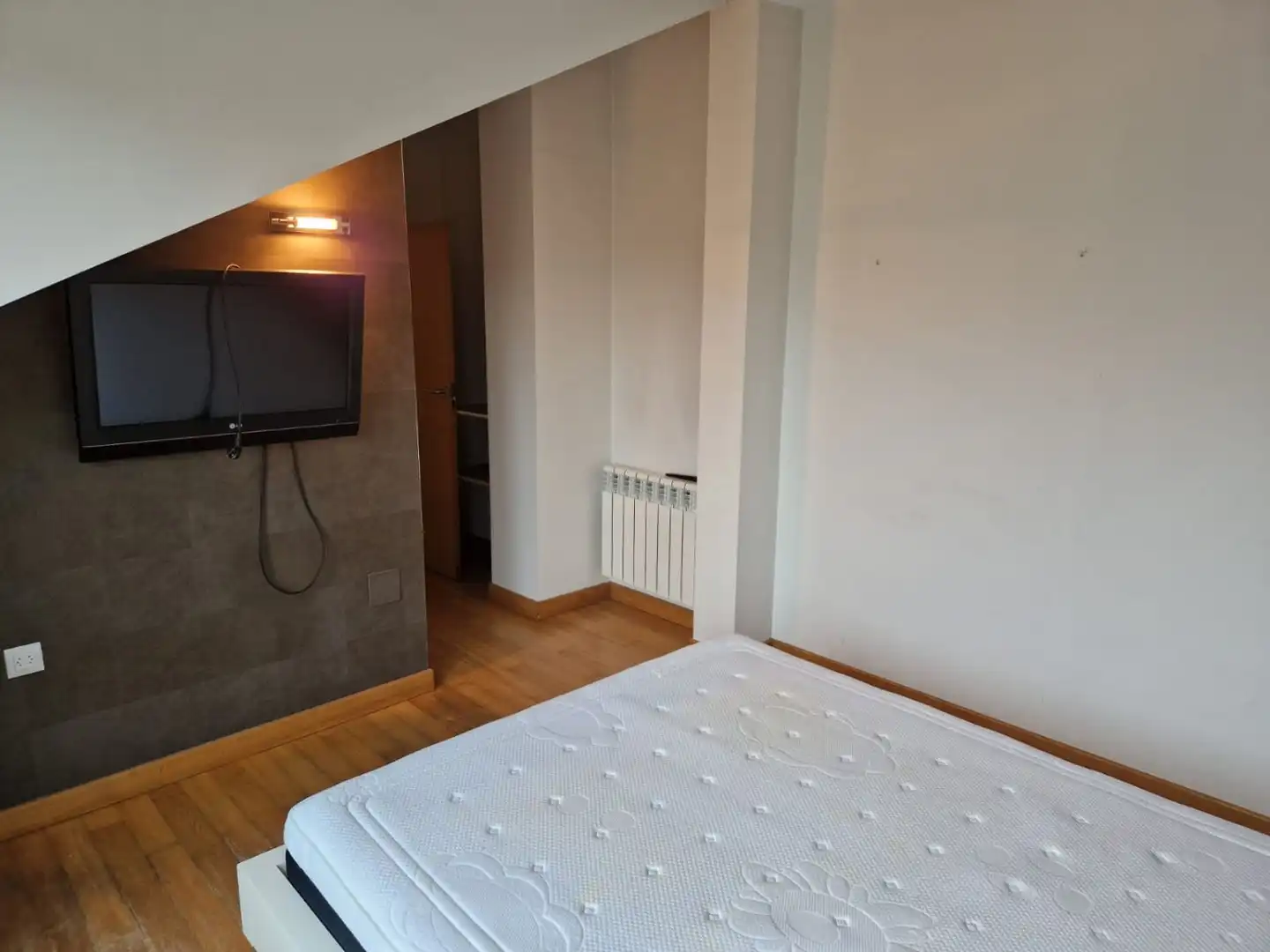 Habitación de Dúplex en venta en Torrelavega  con Aire acondicionado y Calefacción