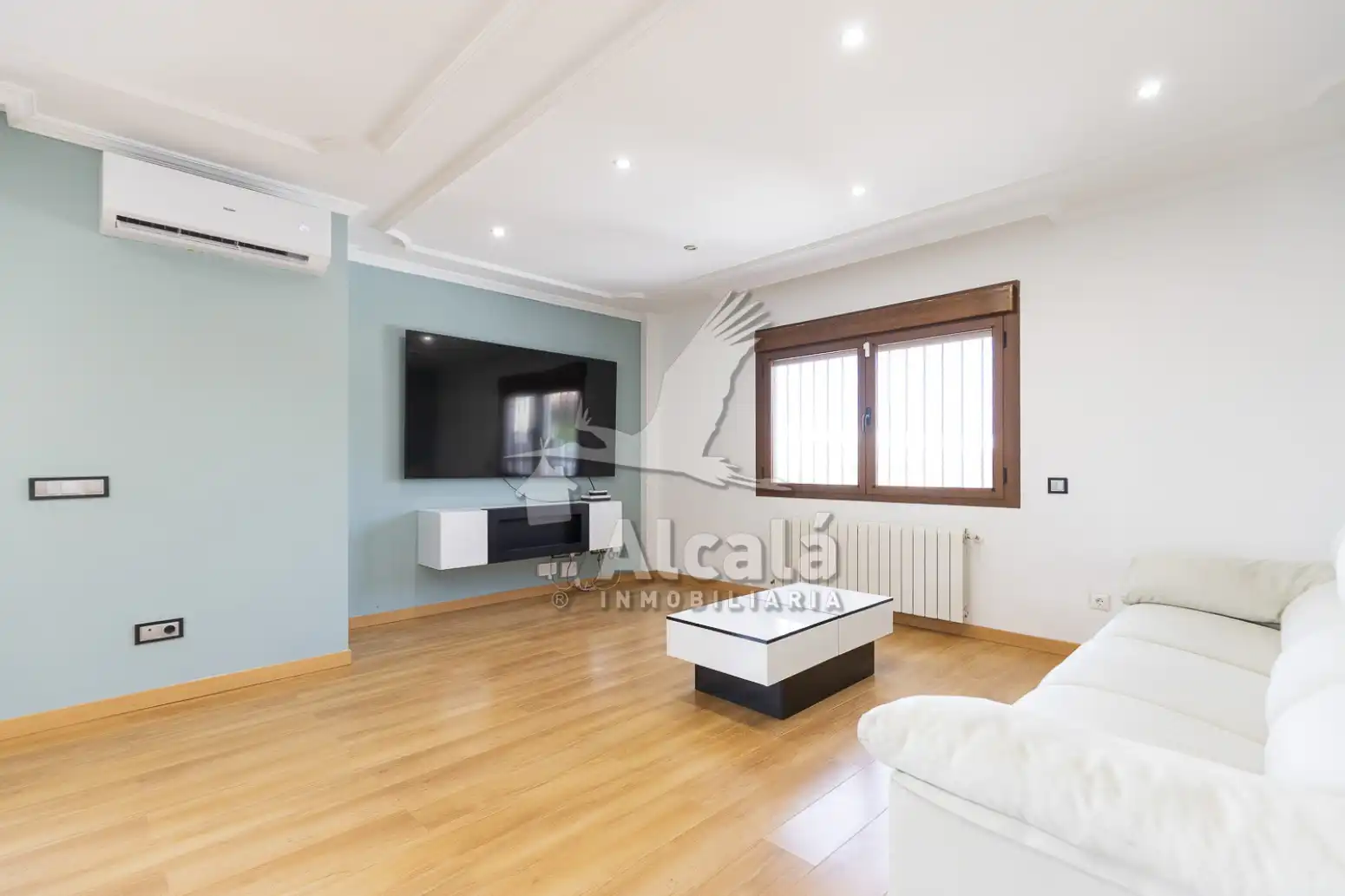Sala d'estar de Casa o xalet en venda en Santa Olalla amb Aire condicionat, Calefacció i Piscina