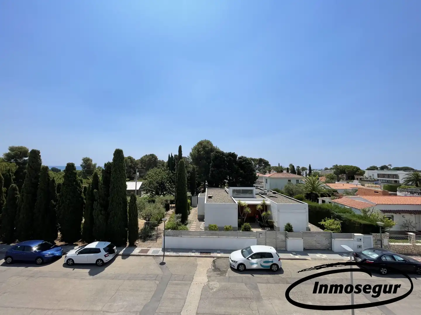 Vista exterior de Casa adosada en venda en Cambrils amb Aire condicionat, Calefacció i Jardí privat