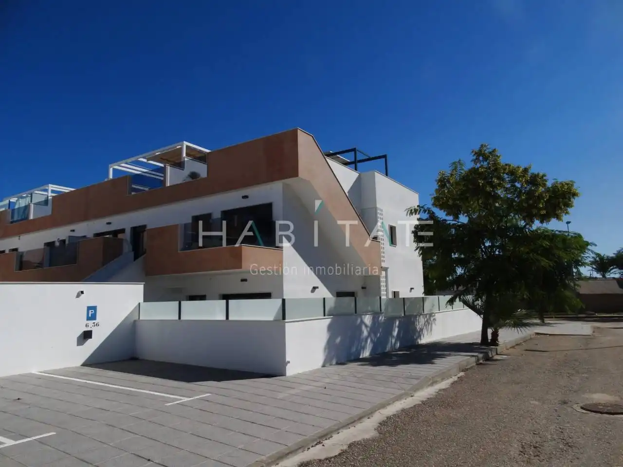 Vista exterior de Casa o xalet en venda en Pilar de la Horadada amb Aire condicionat, Terrassa i Moblat