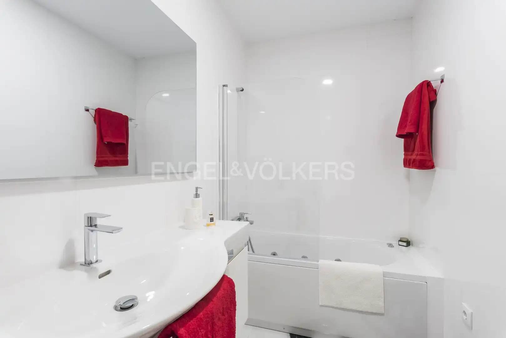 Badezimmer von Wohnung zur Miete in Madrid mit Klimaanlage, Heizung und Möbliert