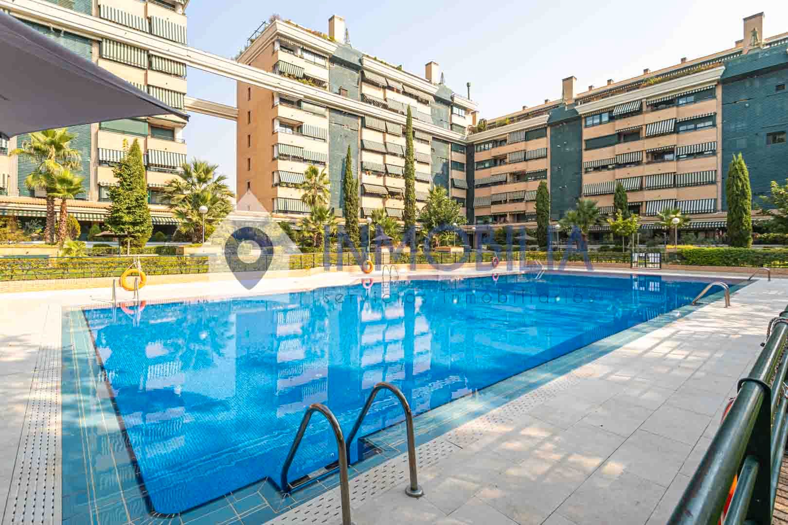 Piscina de Pis en venda en  Madrid Capital amb Aire condicionat, Calefacció i Traster