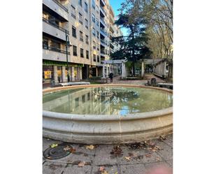 Vista exterior de Àtic en venda en Salamanca Capital amb Calefacció, Parquet i Moblat