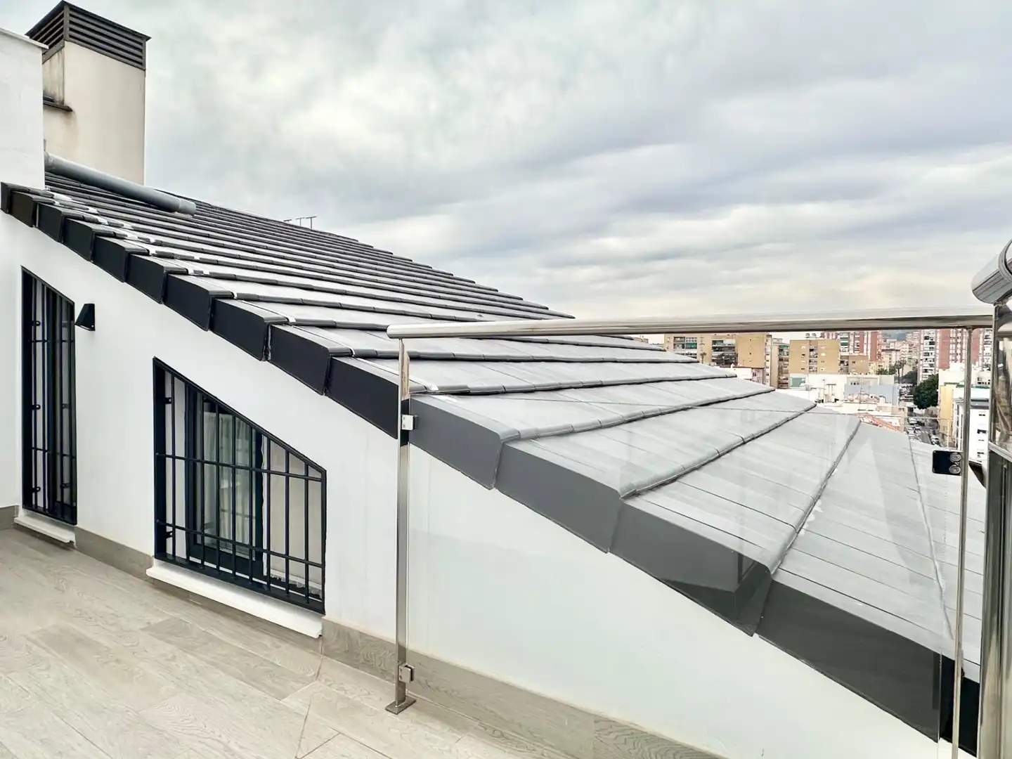 Vista exterior de Àtic en venda en Málaga amb Aire condicionat, Terrassa i Alarma