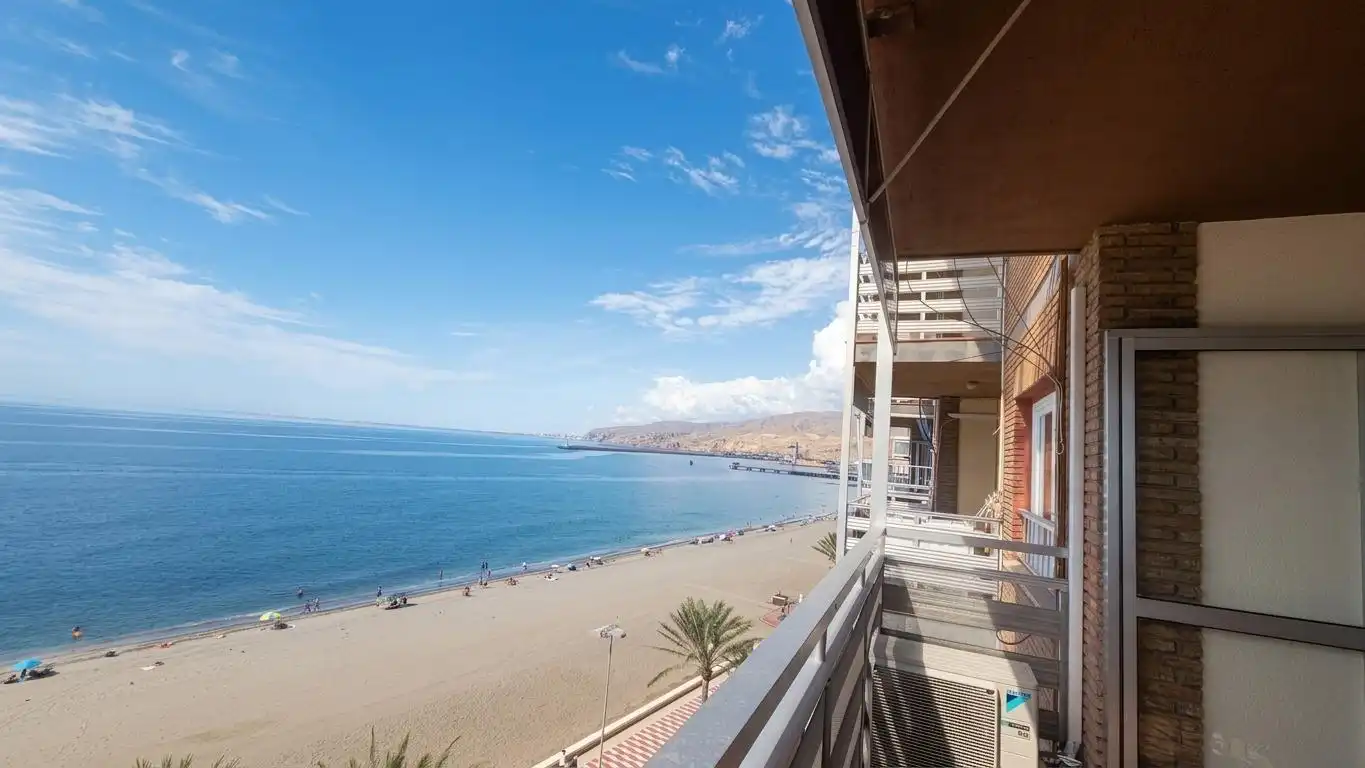 Flat with lift to rent in Ciudad Jardín - Tagarete - El Zapillo, imagen 3