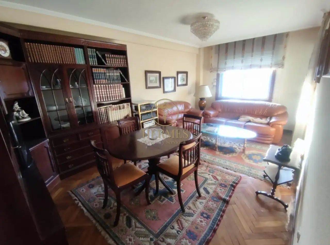 Sala de estar de Piso en venta en Vigo  con Calefacción, Parquet y Terraza