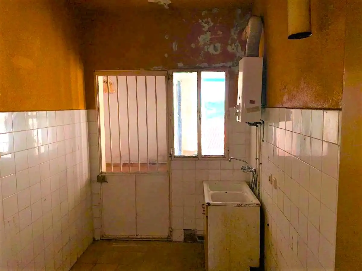 Casa adosada en venda a Constitucion, Hinojosas de Calatrava