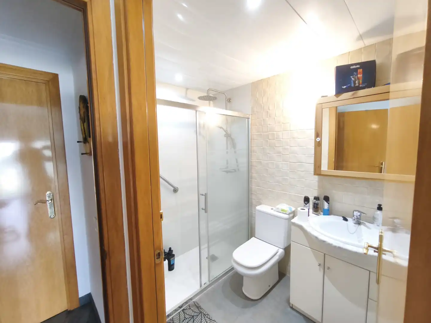 Badezimmer von Wohnung zum Verkauf in Terrassa mit Heizung, Parkett und Balkon