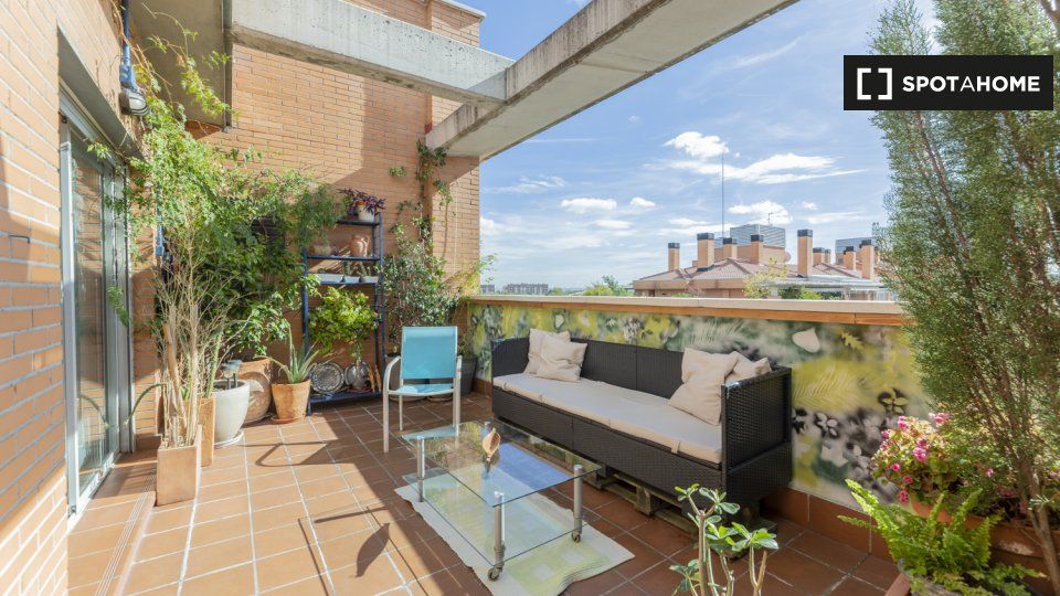 Terrassa de Pis de lloguer en  Madrid Capital amb Aire condicionat, Calefacció i Moblat