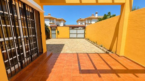 Foto 2 de Casa adosada en venta en El Rinconcillo, Algeciras