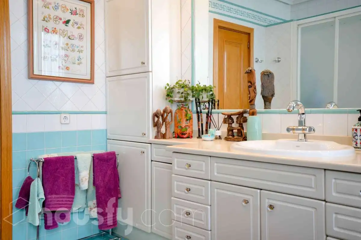 Baño de Ático en venta en Madrid con Aire acondicionado, Calefacción y Parquet