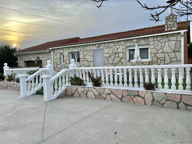 Casa-chalet en Venta en Zona Urbanización Campolar en Santas Martas