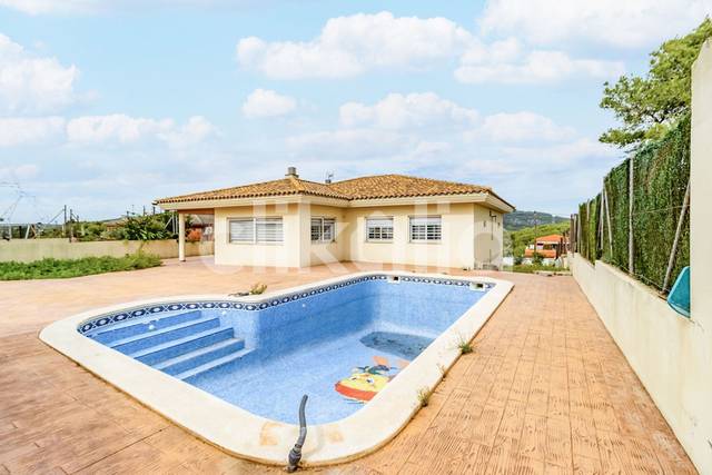 Casa-chalet en Venta en Canyelles