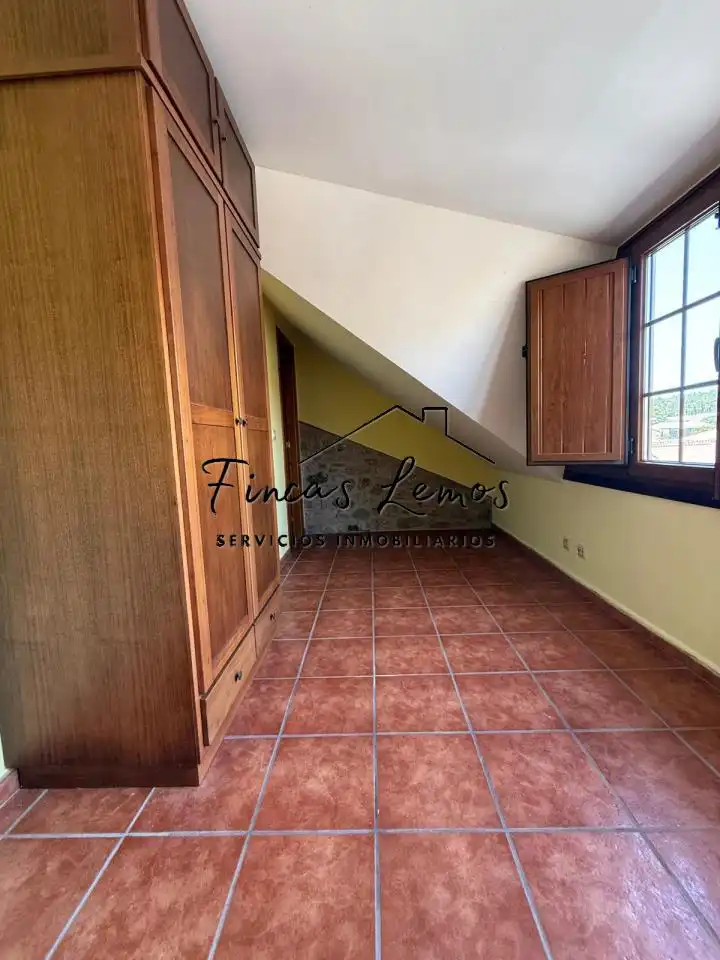 Casa o chalet en venta en Vimianzo con Calefacción, Jardín privado y Terraza