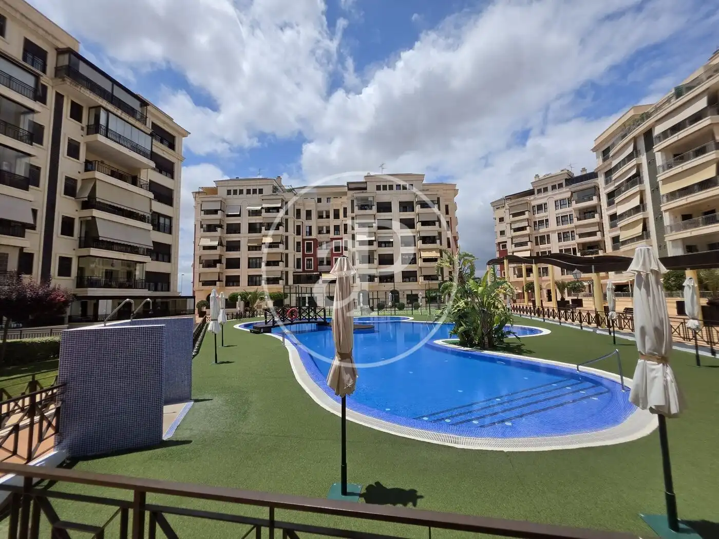 Vista exterior de Piso de alquiler en Elche / Elx con Aire acondicionado, Calefacción y Jardín privado