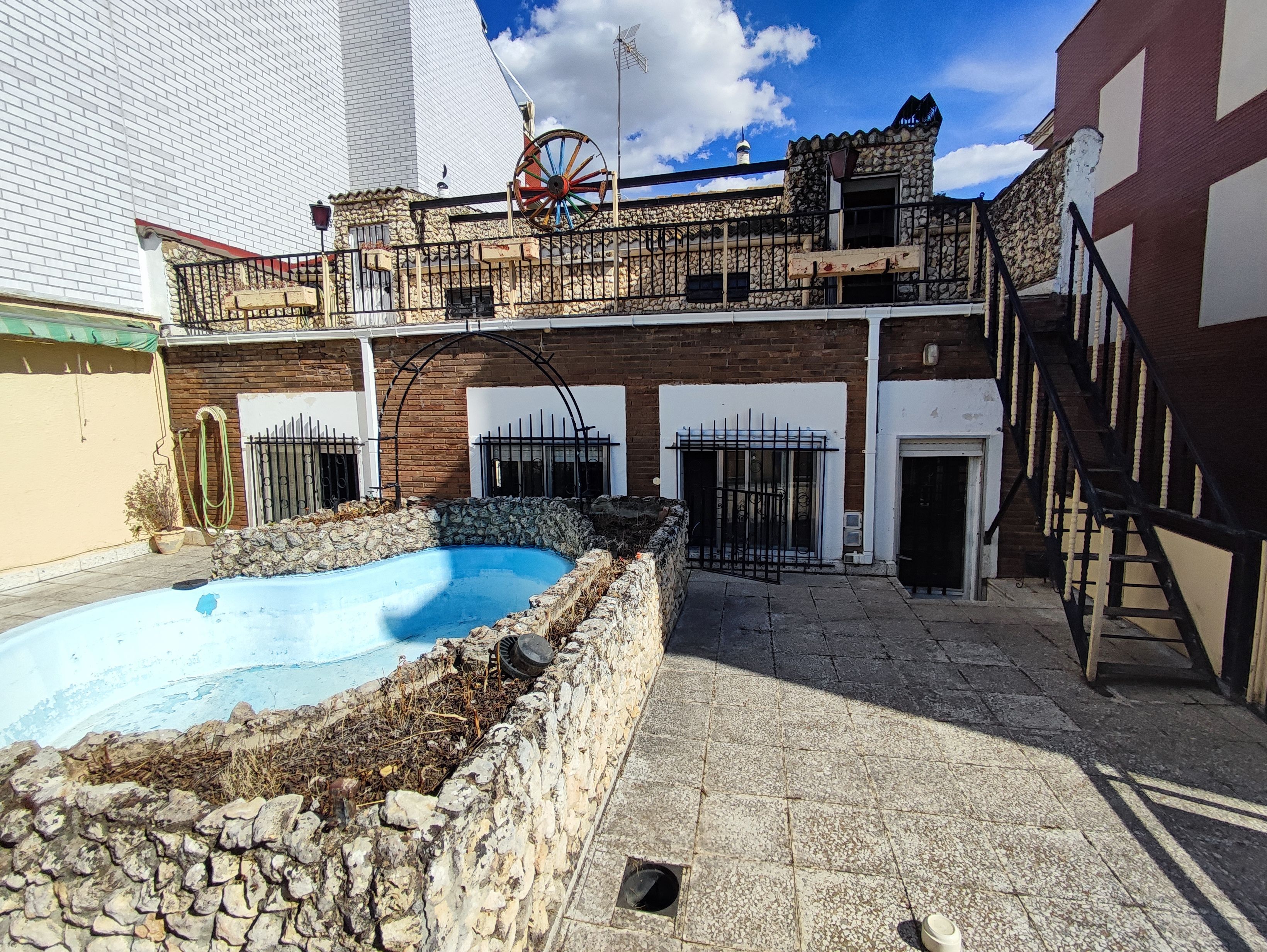 Vista exterior de Casa o xalet en venda en Palencia Capital amb Calefacció, Terrassa i Traster
