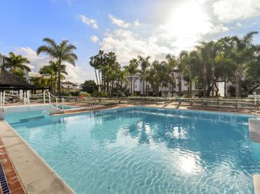 Apartament amb piscina en venda a Milla de Oro