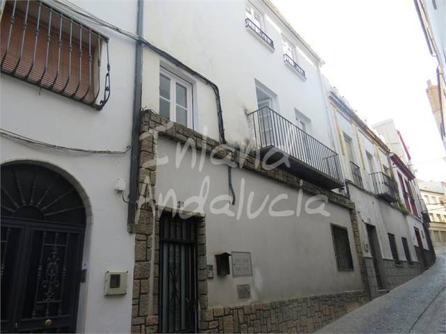 Casa adosada en Venta en Martos