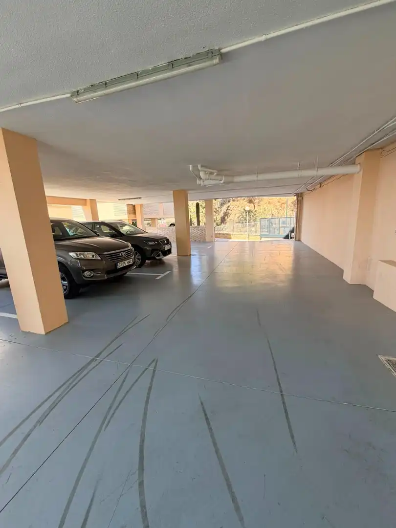 Parking de Piso en venta en Málaga con Jardín privado y Trastero