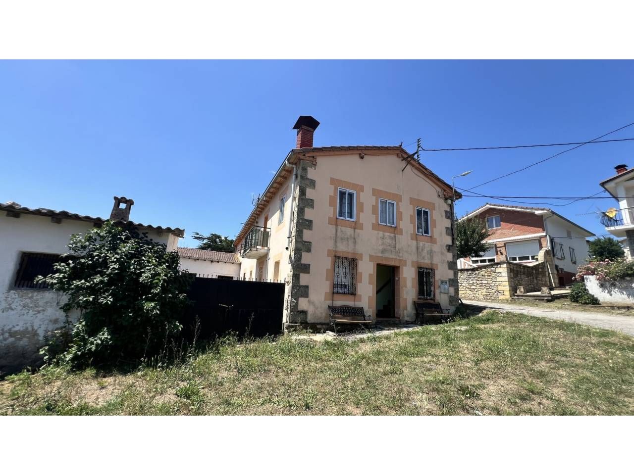 Vista exterior de Casa o chalet en venta en Merindad de Valdeporres con Calefacción, Jardín privado y Terraza