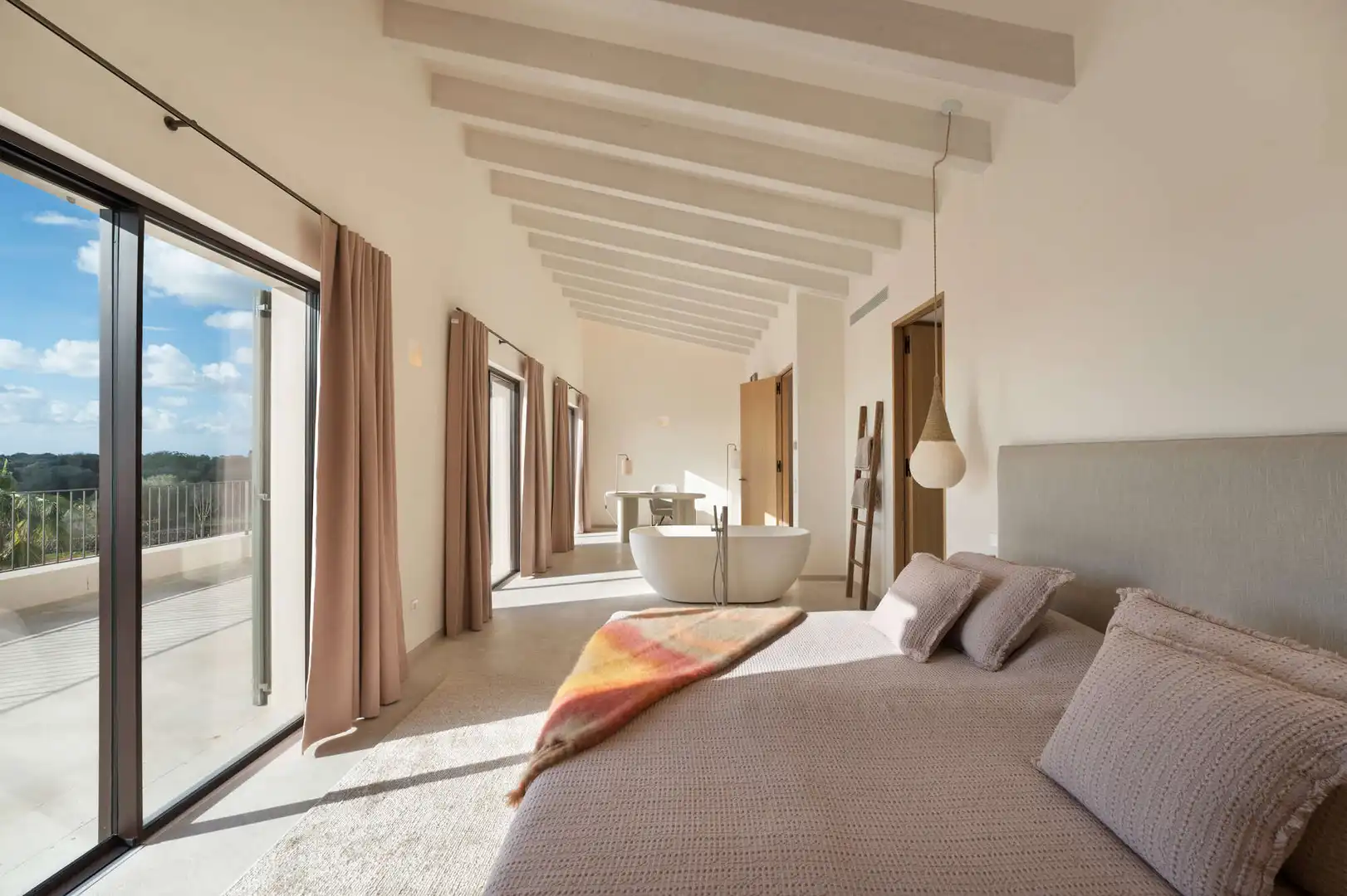Dormitori de Finca rústica en venda en Ses Salines amb Aire condicionat, Calefacció i Terrassa