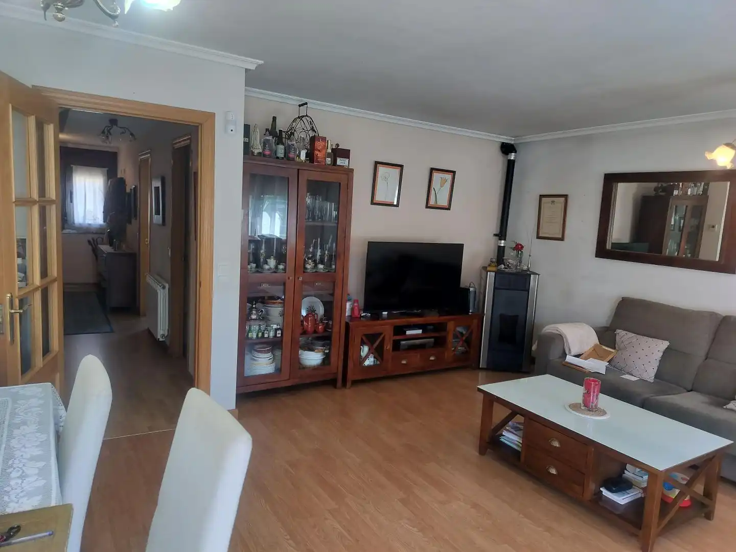 Sala d'estar de Casa adosada en venda en Ponferrada amb Calefacció