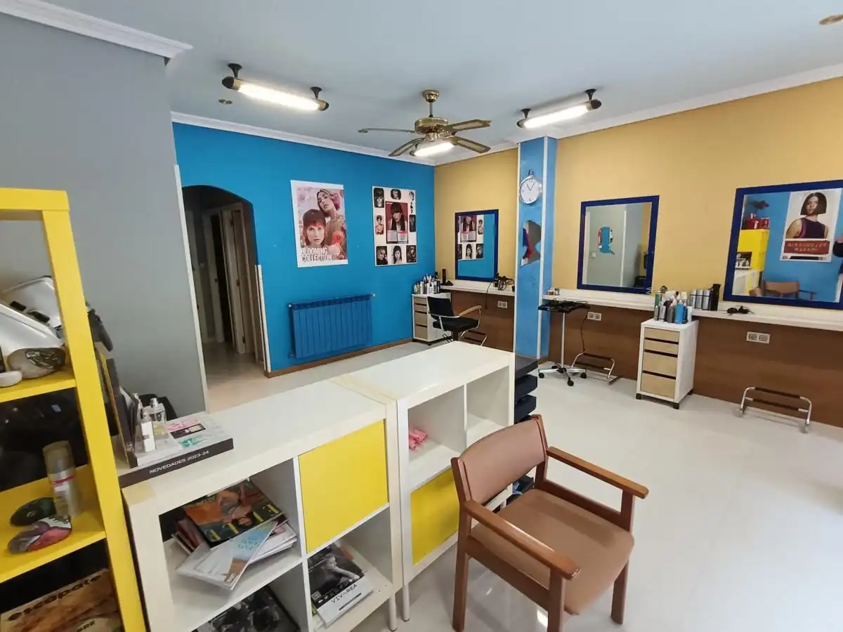 Wohnung zum Verkauf in Llanes mit Heizung, Terrasse und Abstellraum