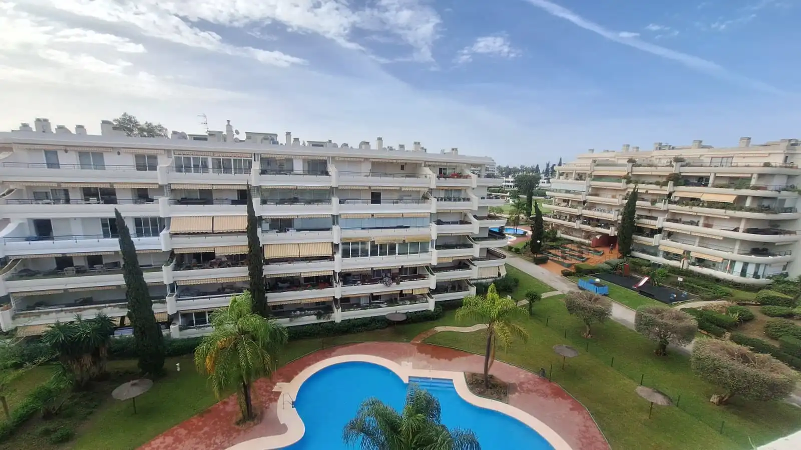 Exterior view of Attic for sale in Marbella  with Heating, Terrace and Swimming Pool