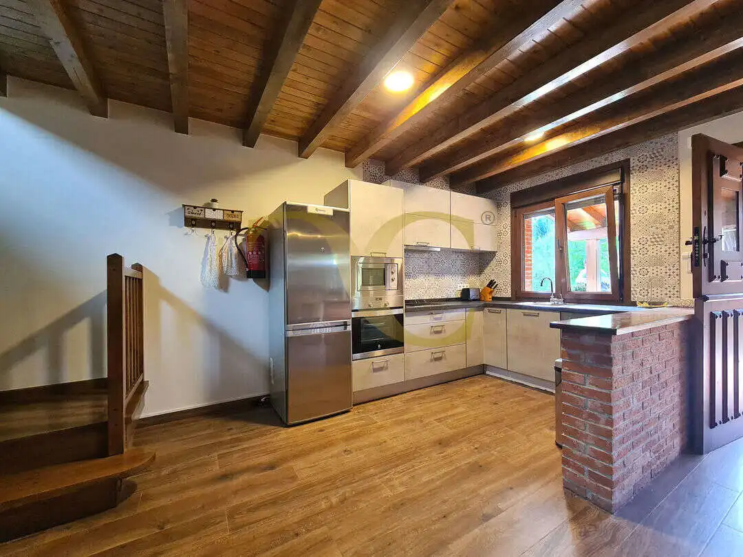 Cocina de Casa o chalet en venta en Ribadesella con Calefacción, Jardín privado y Trastero
