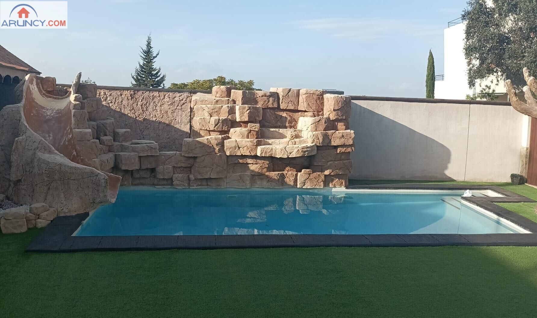 Piscina de Casa o chalet de alquiler en Montequinto con Aire acondicionado, Calefacción y Jardín privado