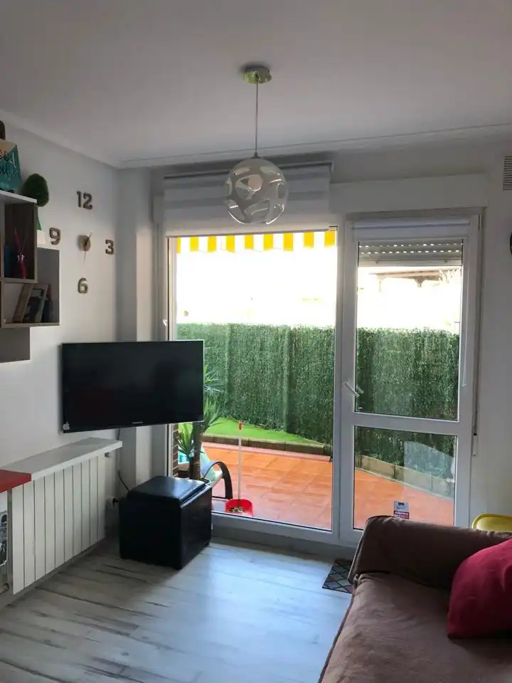 Erdgeschoss zur Miete in Miengo, Cantabria