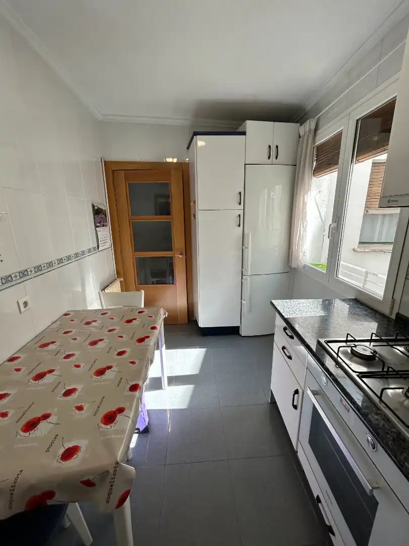 Cuina de Pis en venda en Burgos amb Calefacció, Parquet i Moblat