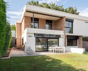 Vista exterior de Casa o xalet de lloguer en Esplugues de Llobregat amb Aire condicionat, Terrassa i Balcó