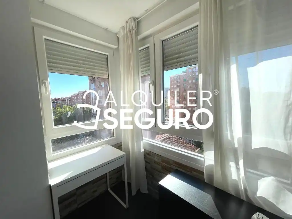 Bedroom of Flat for rent in Madrid  with Air Conditioner, Heating and Furnished