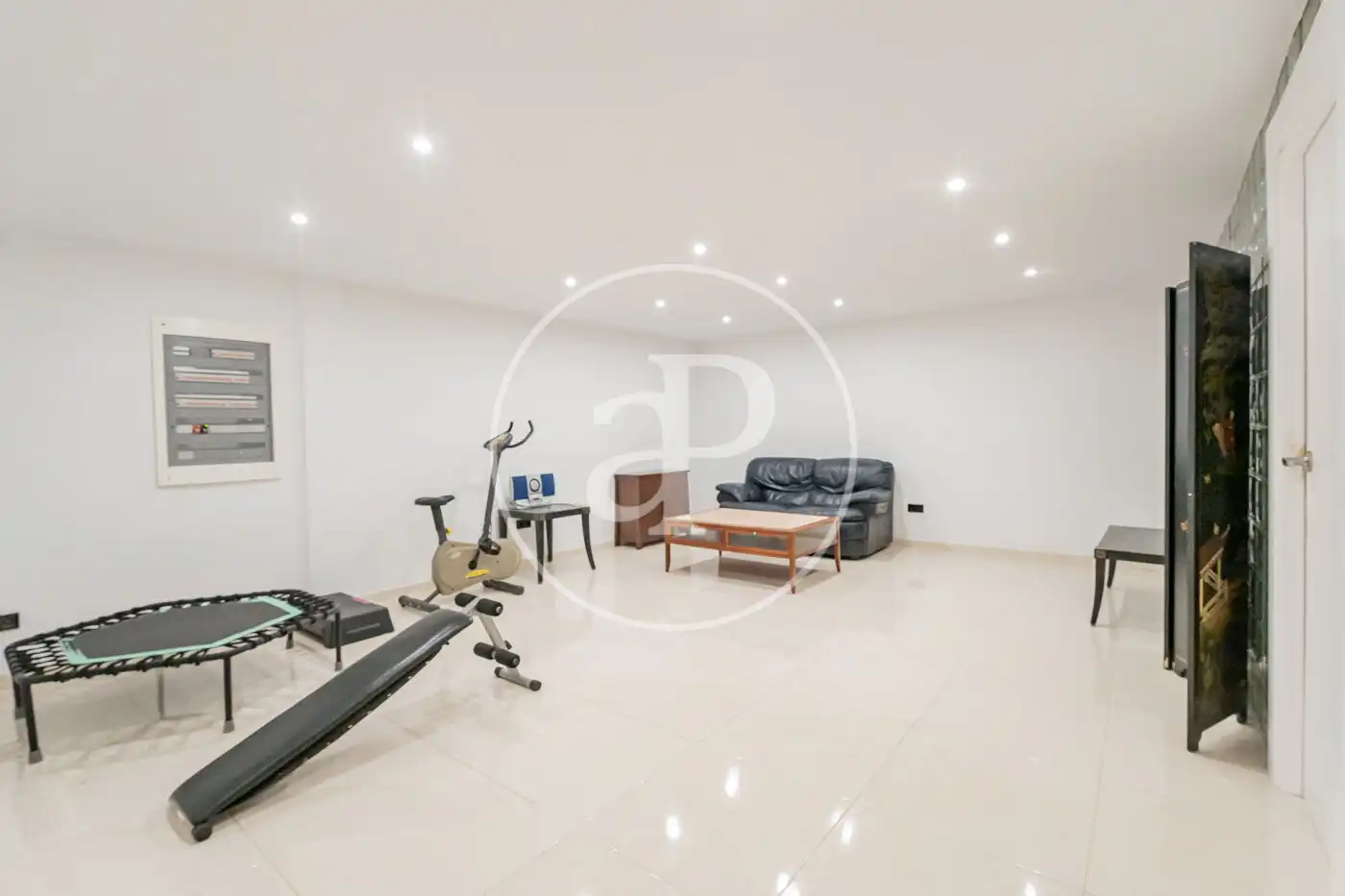 Casa adosada en venta en Pozuelo de Alarcón con Aire acondicionado, Calefacción y Jardín privado