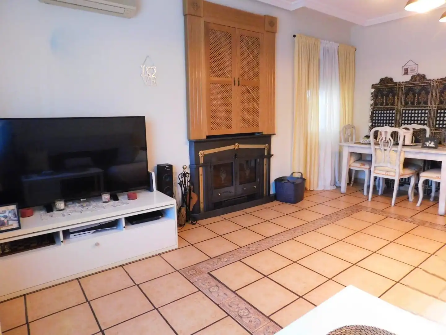 Sala de estar de Casa o chalet en venta en Palomeque con Aire acondicionado, Calefacción y Jardín privado