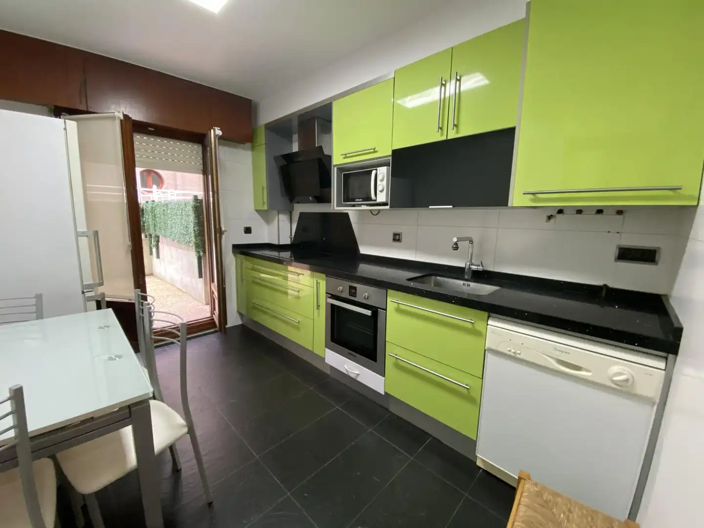 Cocina de Piso en venta en Leioa con Calefacción, Jardín privado y Terraza