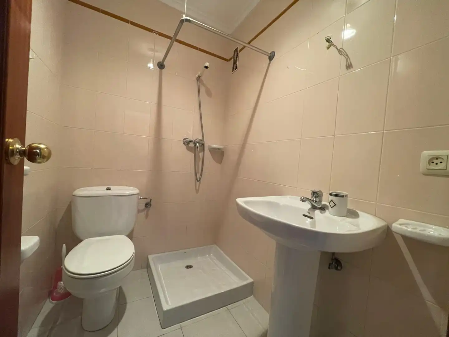 Bathroom of Flat for rent in Camponaraya, León