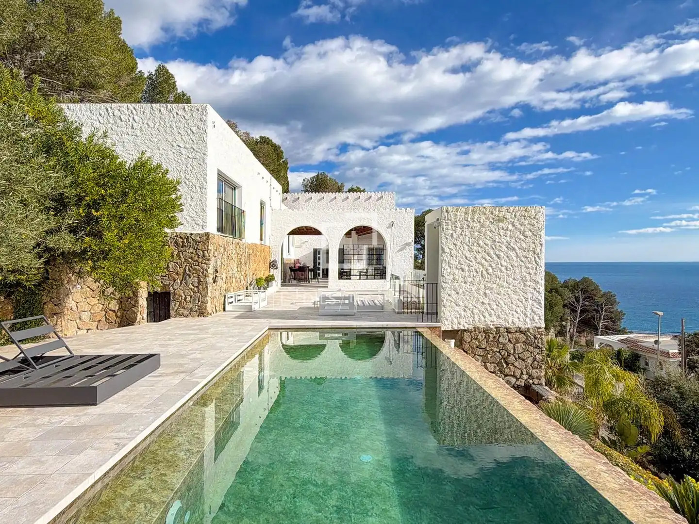 Piscina de Casa o xalet en venda en Roses amb Aire condicionat, Calefacció i Jardí privat