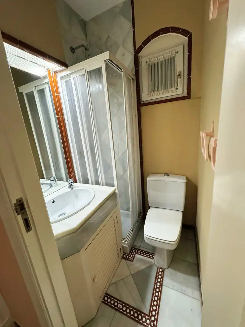 Bathroom of Flat for rent in El Puerto de Santa María  with Air Conditioner, Terrace and Furnished