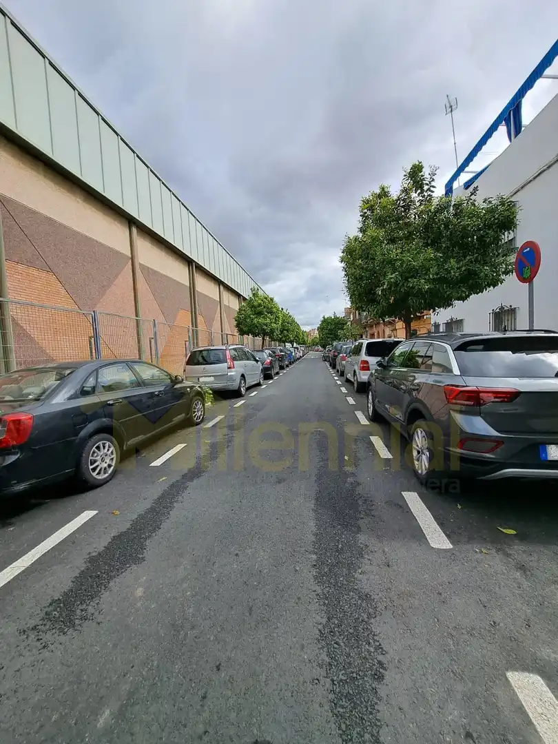 Parking de Casa o chalet en venta en Sevilla con Aire acondicionado, Terraza y Trastero