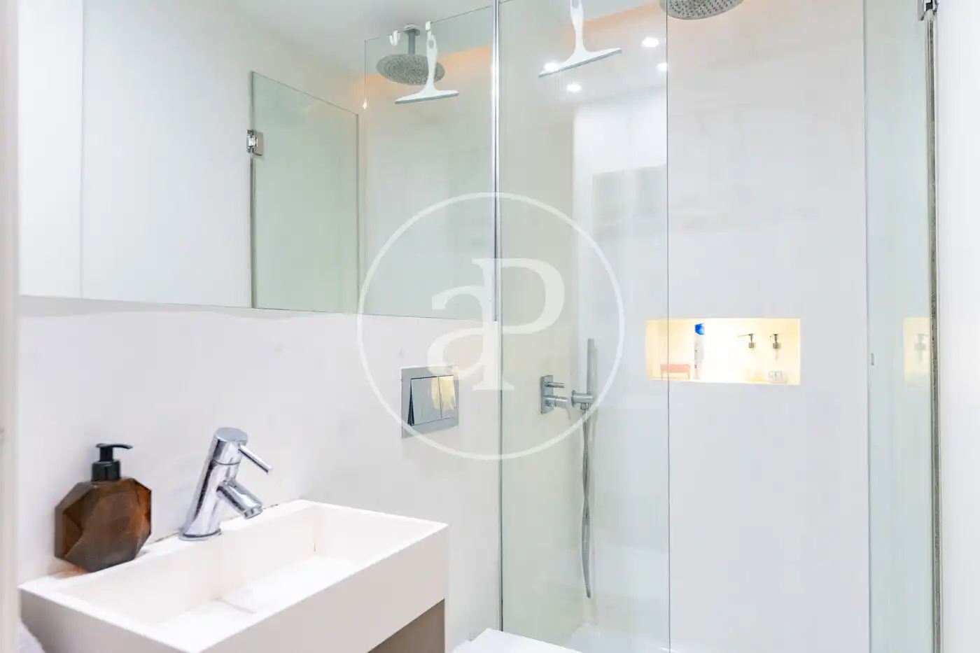 Badezimmer von Wohnung zum Verkauf in  Palma de Mallorca mit Heizung, Abstellraum und Balkon