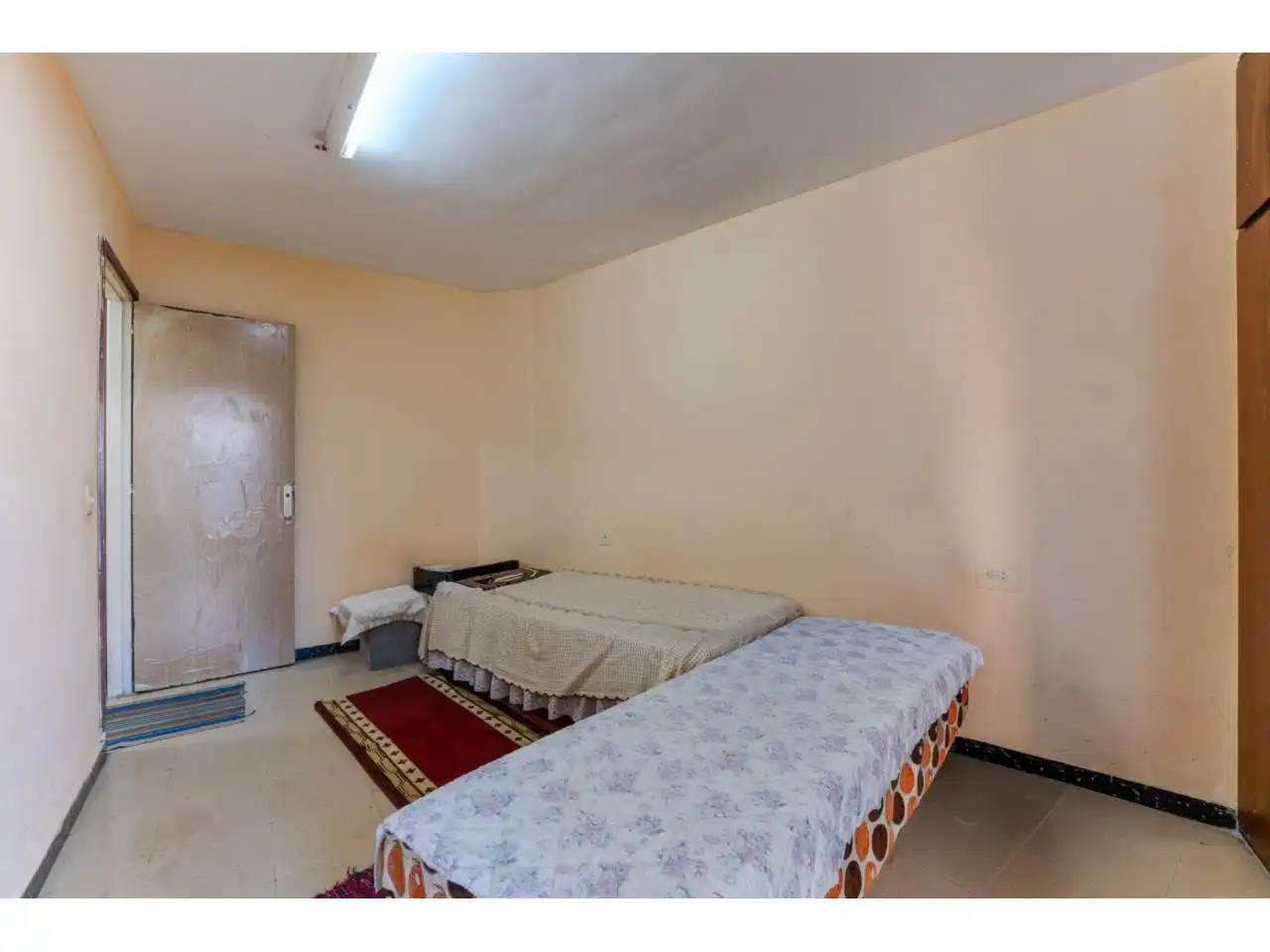 Schlafzimmer von Wohnung zum Verkauf in Salt mit Heizung