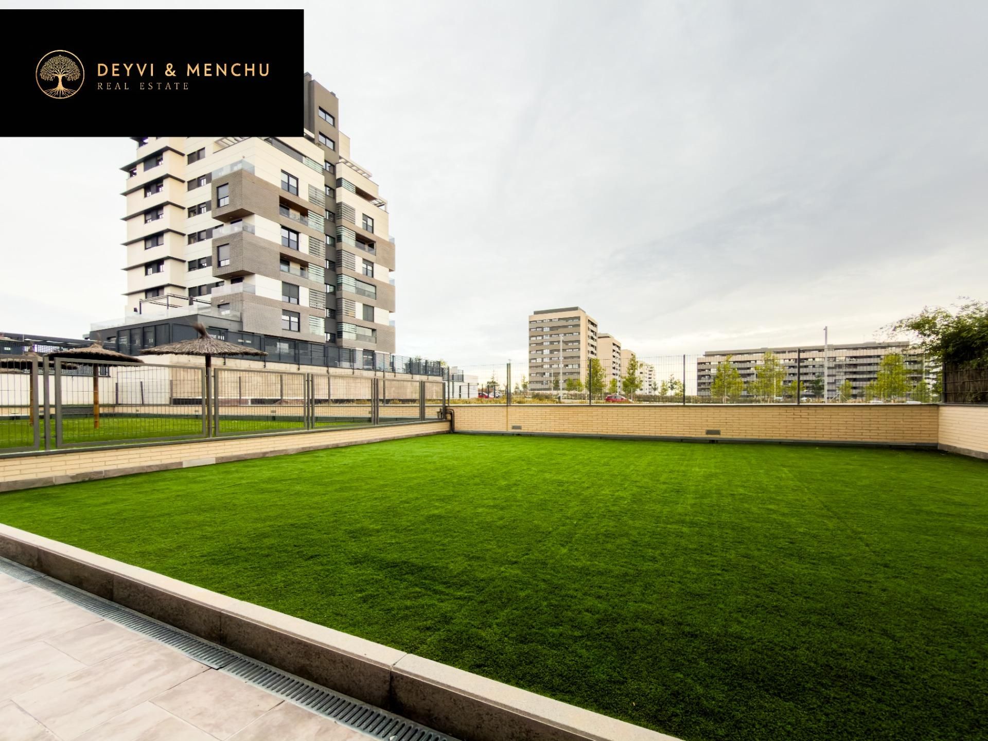 Terrace of Flat for sale in  Madrid Capital  with Air Conditioner, Heating and Private garden