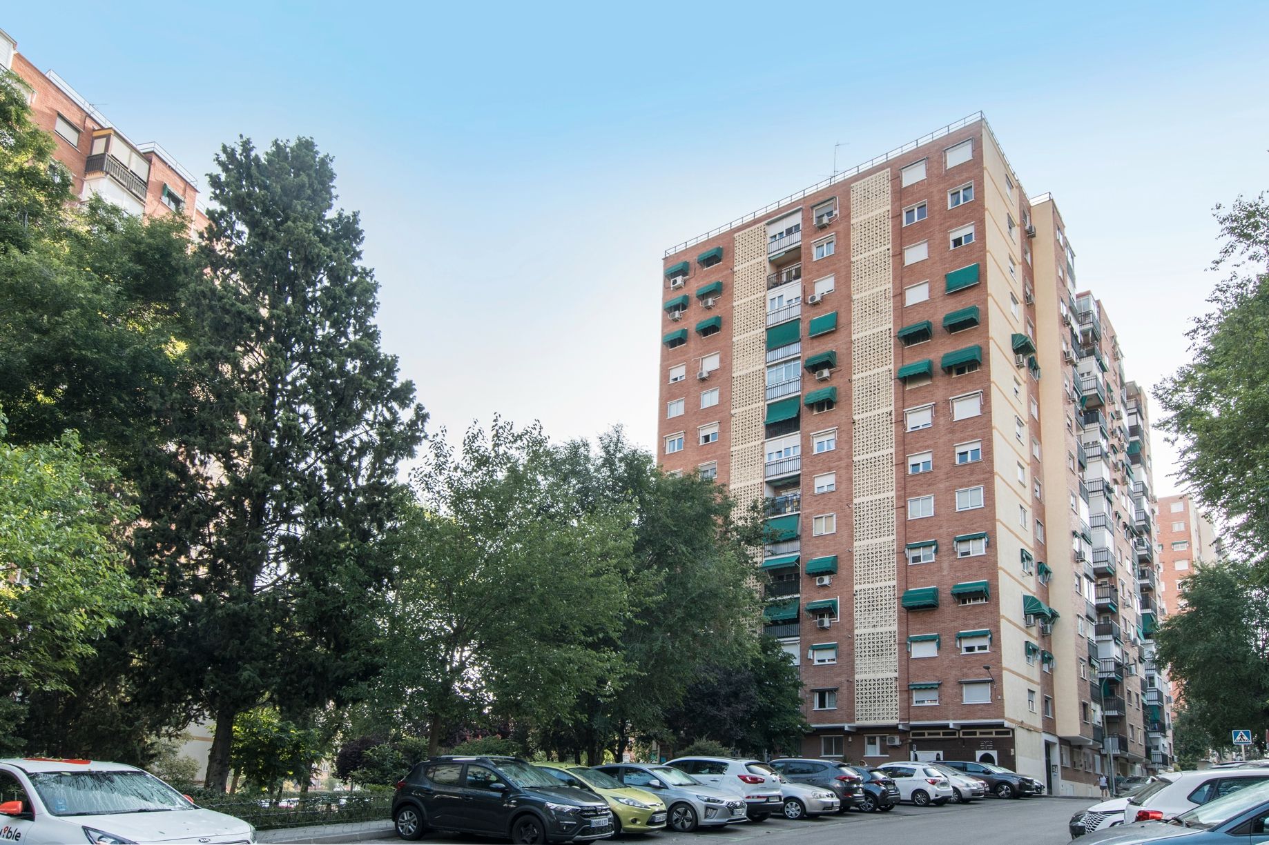 Exterior view of Flat for sale in  Madrid Capital  with Air Conditioner, Heating and Private garden