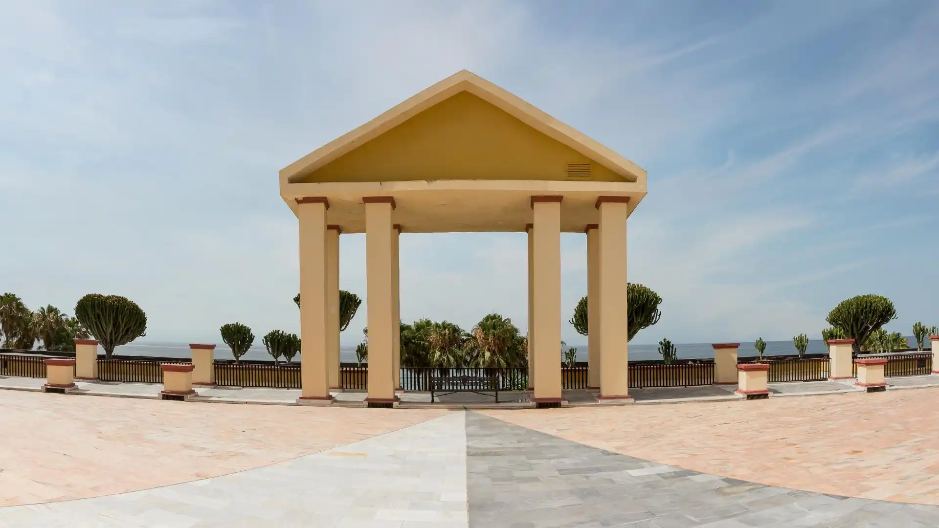 Flat for sale in Marbella  with Air Conditioner, Heating and Private garden