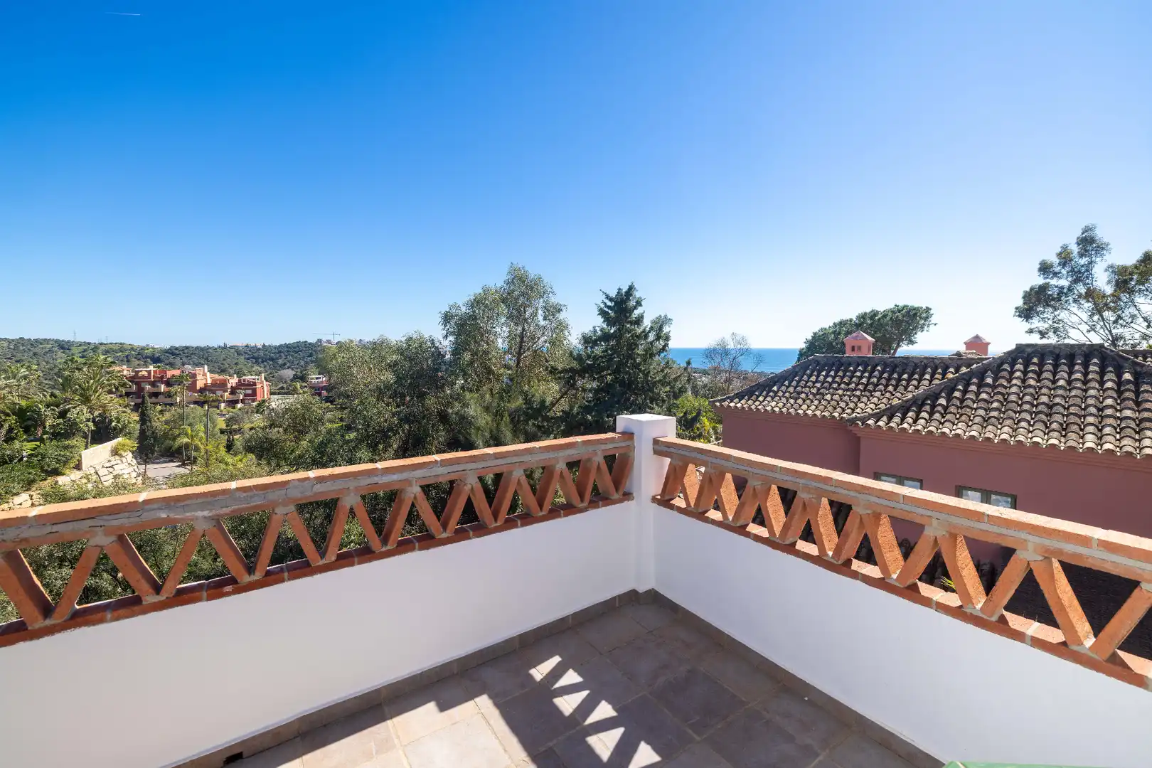 Terrassa de Casa o xalet en venda en Marbella amb Aire condicionat, Jardí privat i Terrassa