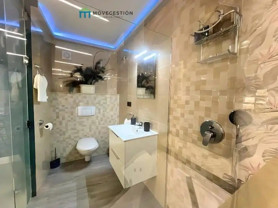 Bathroom of Ground floor for sale in Ubrique  with Air Conditioner, Furnished and Balcony